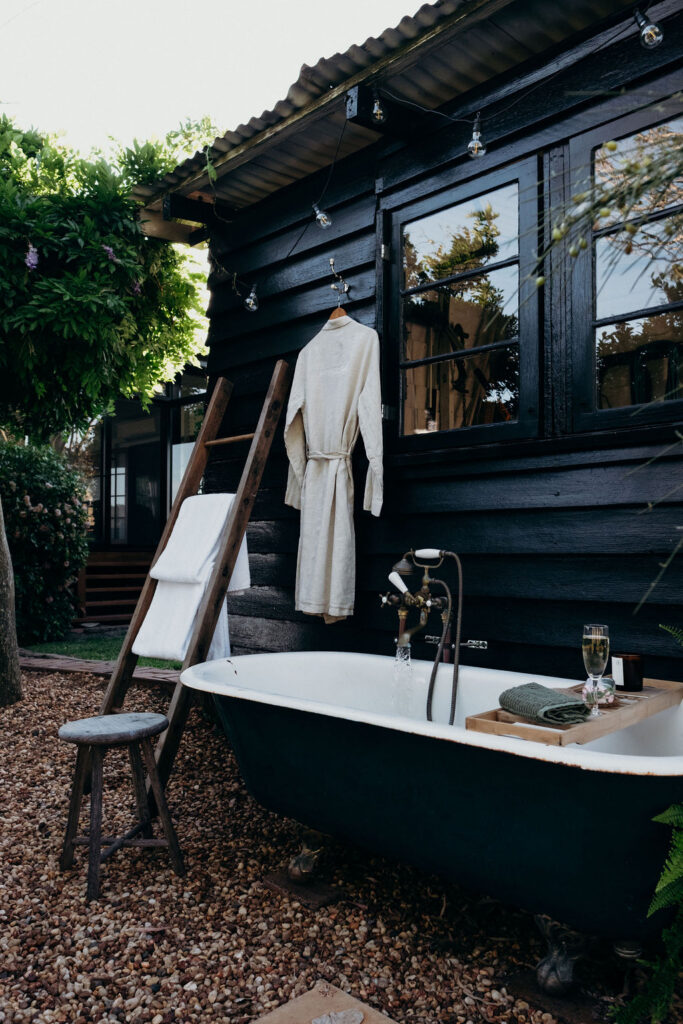 Linen robes and luxury outdoor bathtub at Bunnyconnellen. Bunnyconnellen Winter Accommodation