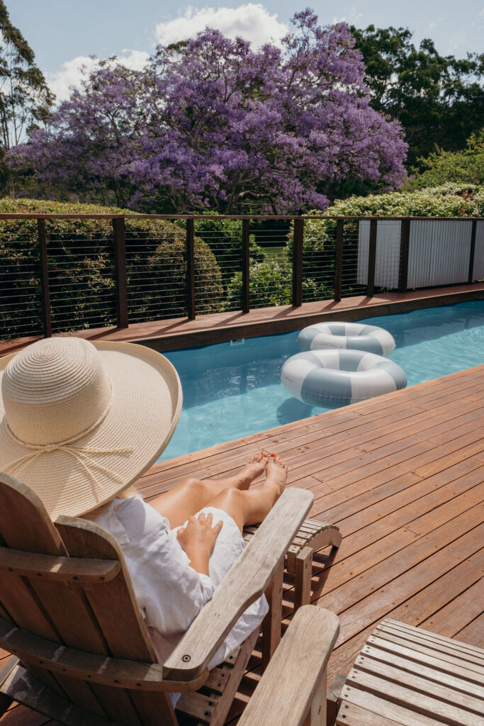 Relaxing by the pool at Bunnyconnellen. Bunnyconnellen Winter Accommodation